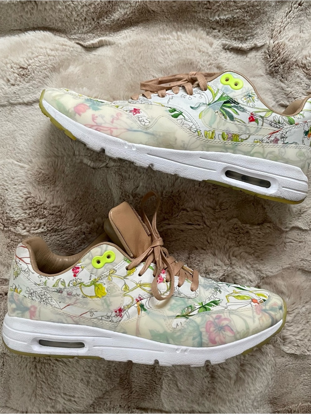 Nike SIZE 8.5